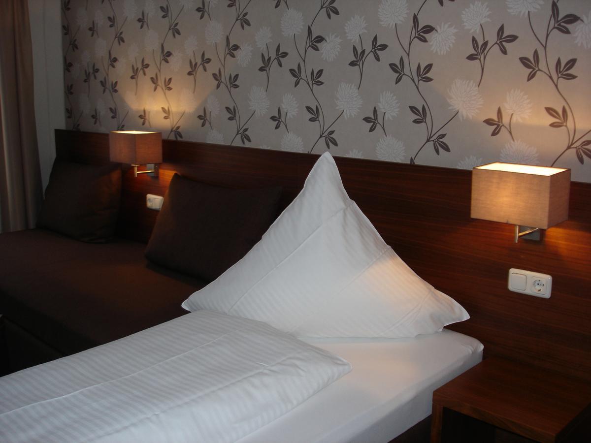 Rhein-Hotel Андернах Экстерьер фото